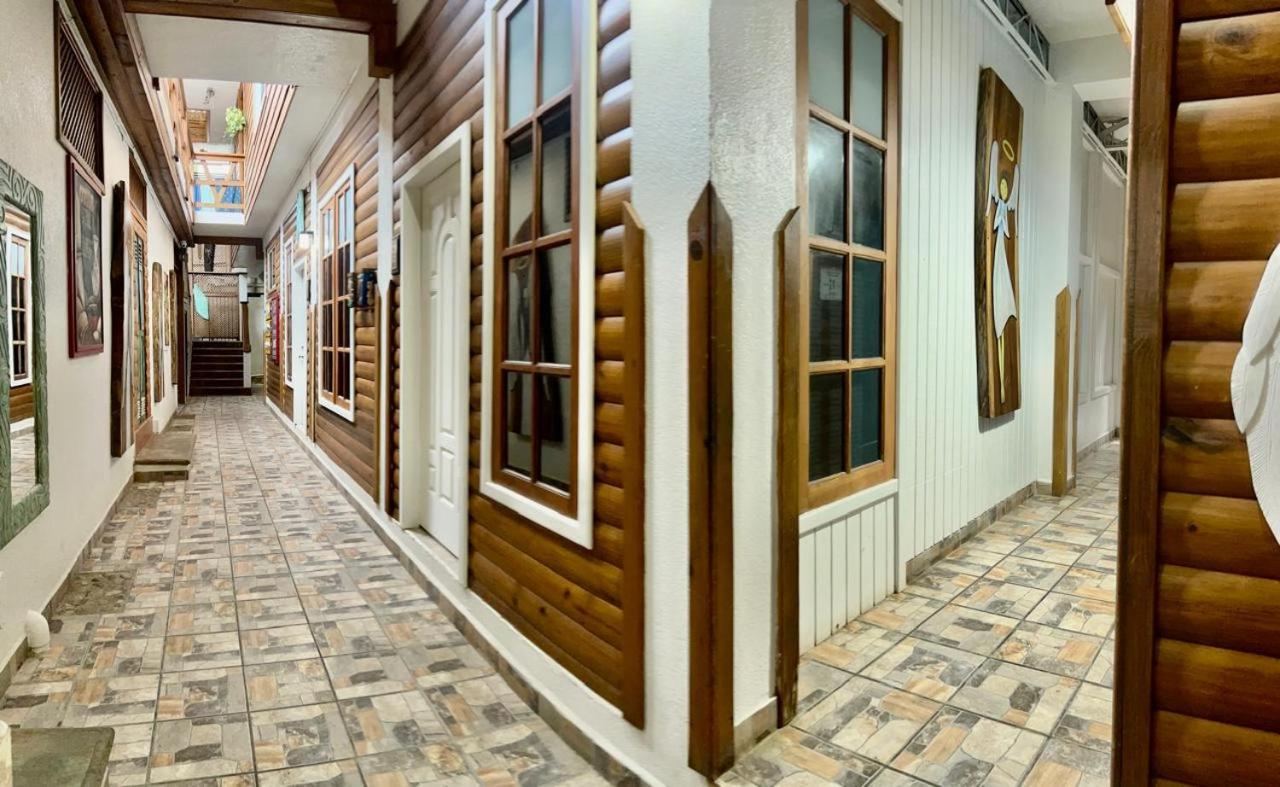 Mr. Tucan Hotel West End Exterior foto
